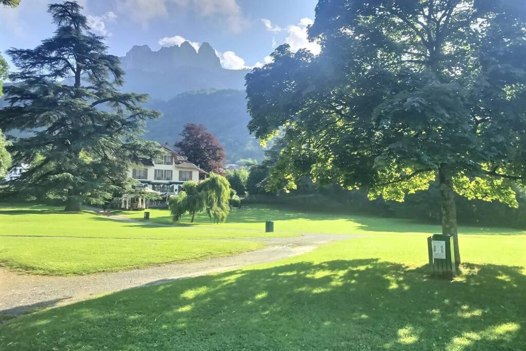 Tres Bel Appartement En Rez De Jardin, Talloires Bagian luar foto