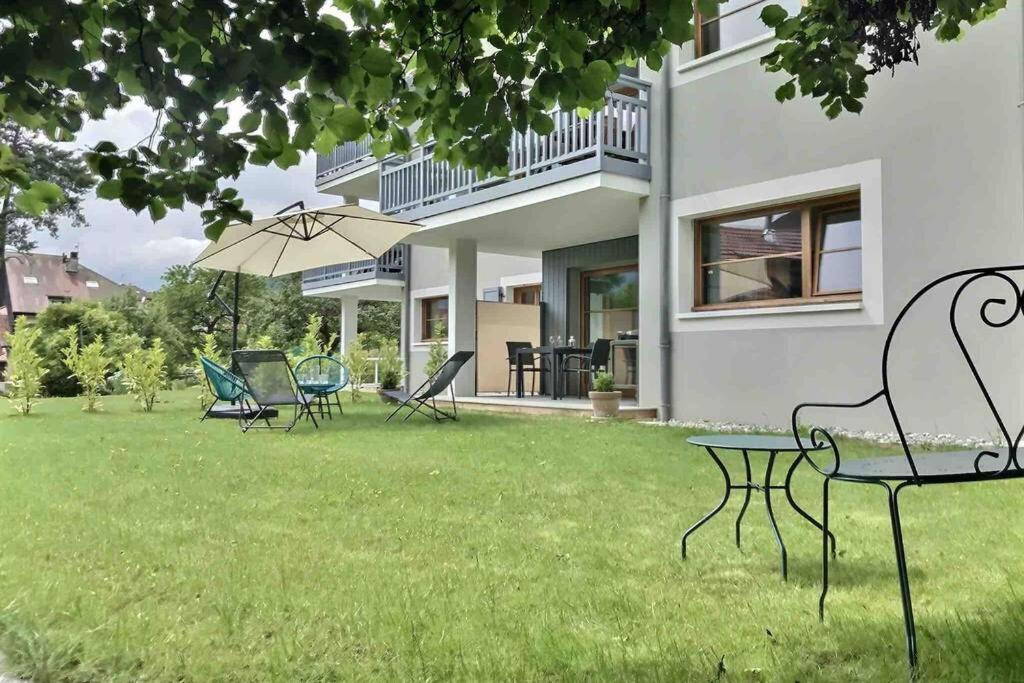 Tres Bel Appartement En Rez De Jardin, Talloires Bagian luar foto